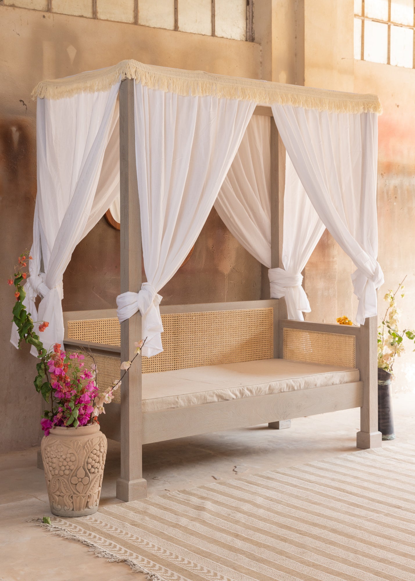 Dmitri Day Bed
