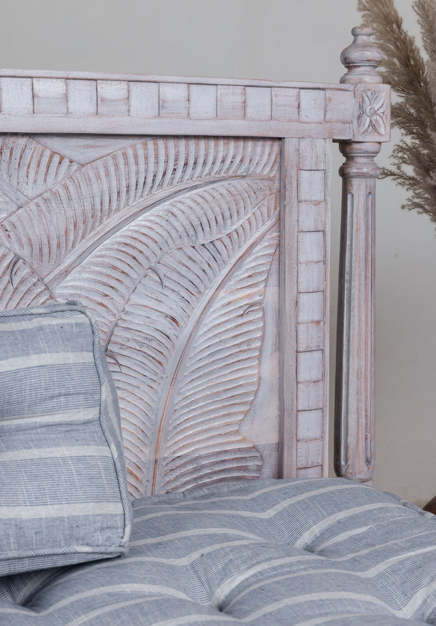 Amazon Day Bed - Savana Living - One With Wood